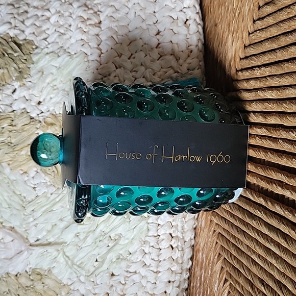 House of Harlow 1960 ocean jasper soy blend candle in a teal hobnail jar  10oz - Picture 3 of 11